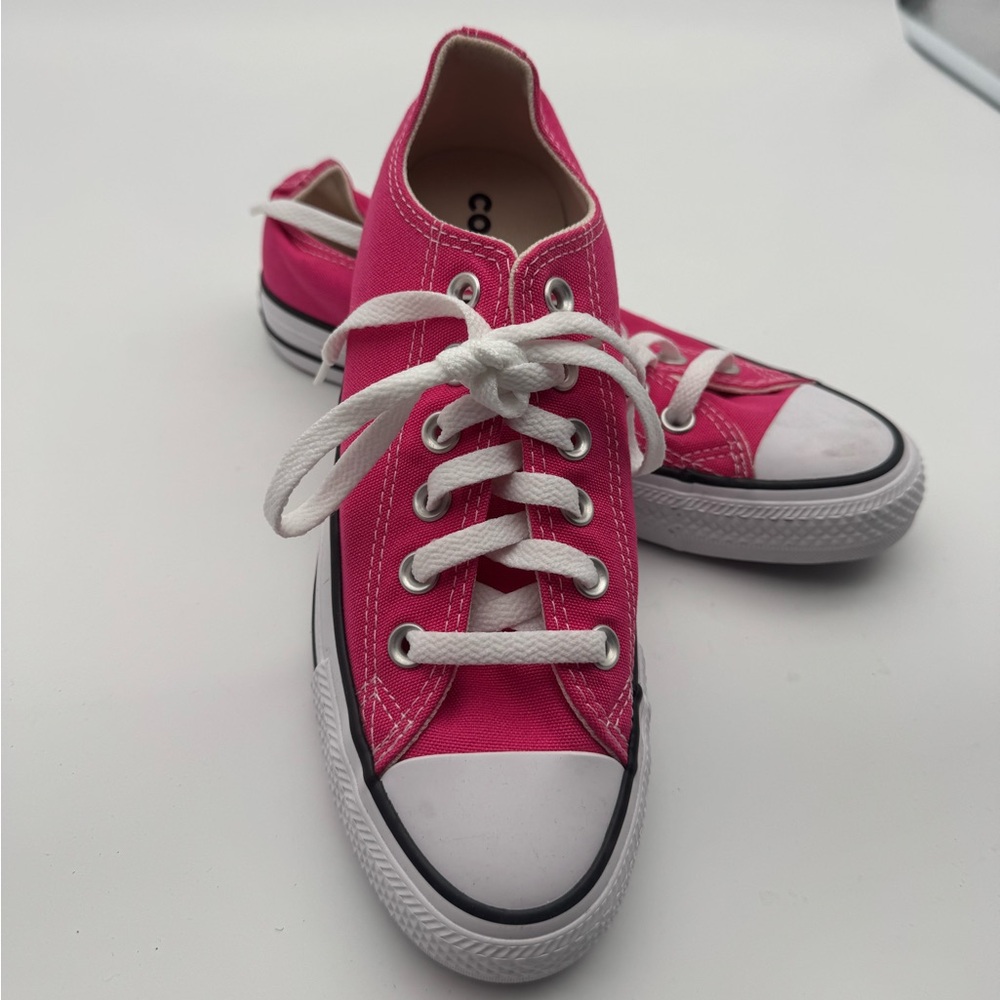 Converse‎ Women's Pink Canvas Sneakers - Picture 2 of 5